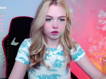 girl small_blondee capture image #4228745