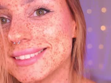 girl artease capture image #3274289