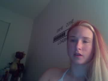 girl lessclothesmorefunn capture image #2675333