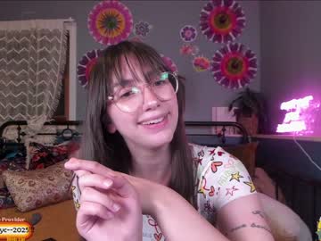 girl daydreamur_gurl capture image #6891824