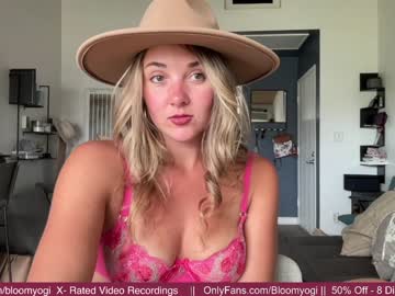 girl bloomyogi capture image #4890992