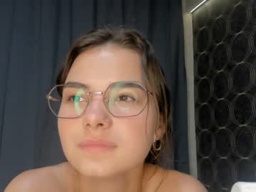 girl laurawhitea capture image #5321744