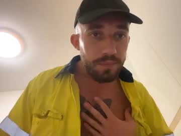 man straighttradie34 capture image #4129550