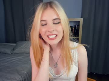girl slow_kiss capture image #6220597