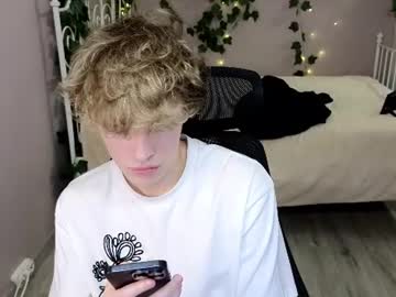 Cam for curly_twinkboy