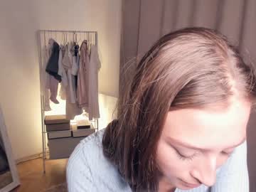 girl wave_of_happy_ capture image #5482546