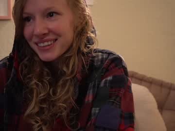 girl sistinehashands capture image #3244846