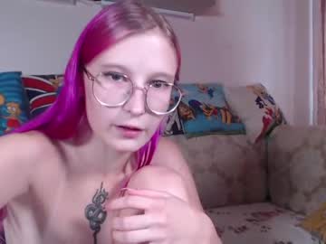 girl simoncouple1 capture image #2705399