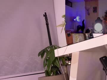 girl lau__1 capture image #6702564