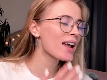 girl linellali capture image #2729353