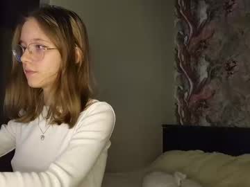 girl lowress capture image #7023325