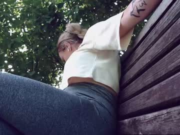girl bondgirl013 capture image #1888447