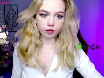 girl small_blondee capture image #3612988