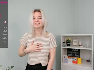 girl _naked_heart_ capture image #5630164