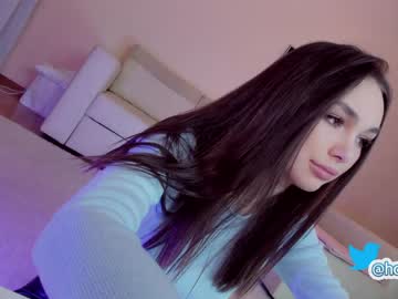 girl hollyextra capture image #3001794