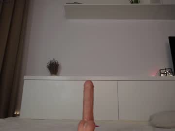 girl funny_to_see_you_here capture image #5693462