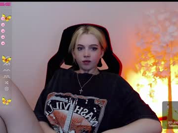 girl small_blondee capture image #4139068