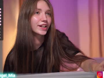 girl angels_kiss capture image #5111424