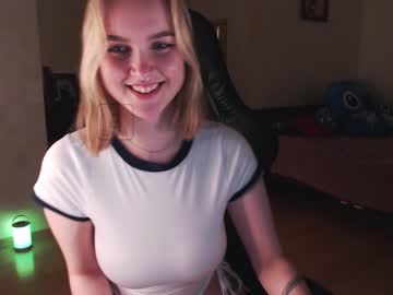 girl lovely_kisses capture image #2610499