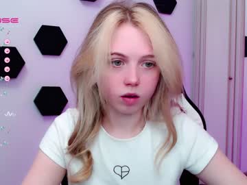 girl small_blondee capture image #4208531