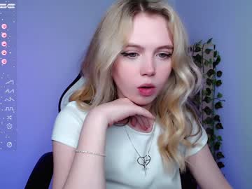 girl small_blondee capture image #3832629