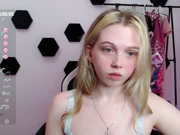 girl small_blondee capture image #4302503
