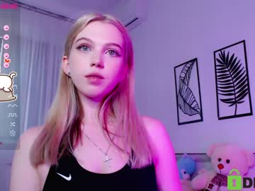 girl small_blondee capture image #3365168
