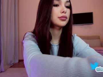 girl hollyextra capture image #3001313