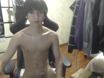 man holayvng capture image #535417