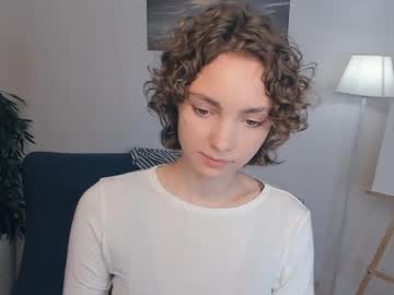 girl cutee_curls capture image #6959406