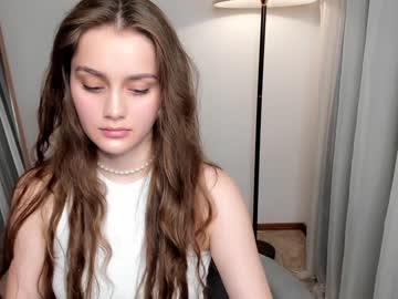 girl creammraspberry capture image #4873033