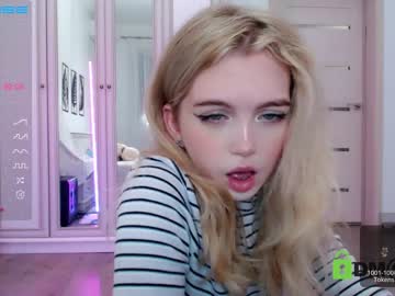 girl small_blondee capture image #3420596