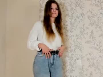 girl alainaestrada capture image #5475643