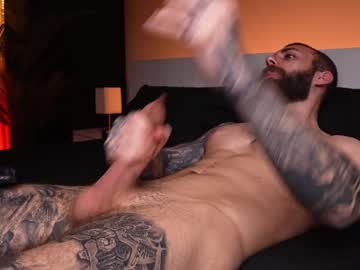 man c_o_n_q_u_e_r capture image #3993595