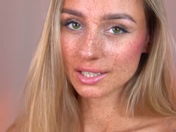 girl artease capture image #6309997