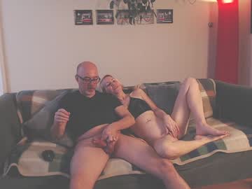 couple crazy4happy capture image #1364666