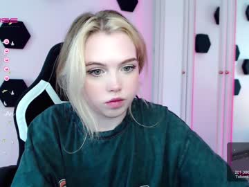 girl small_blondee capture image #4223568