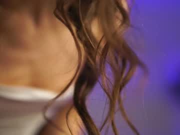 girl angels_kiss capture image #174725