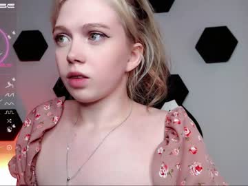 girl small_blondee capture image #4040705